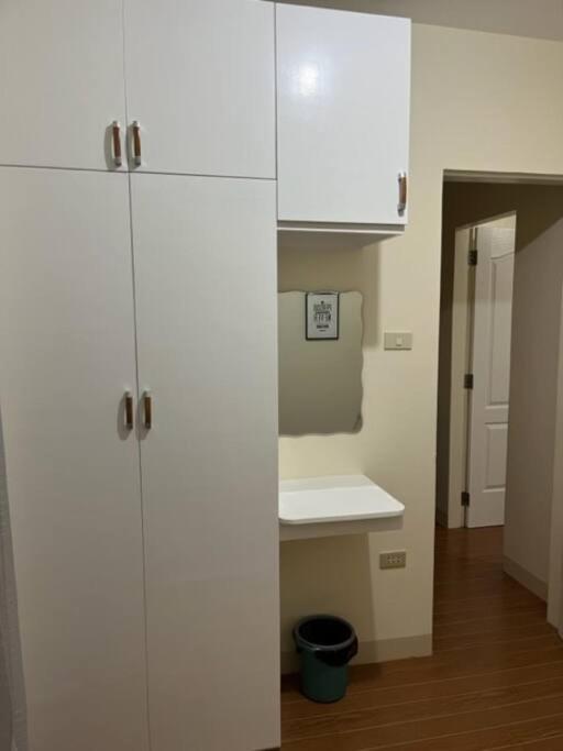 Estilo Apartment 2-Storey Clarin  Экстерьер фото