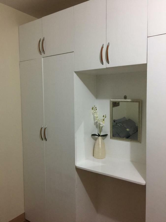 Estilo Apartment 2-Storey Clarin  Экстерьер фото